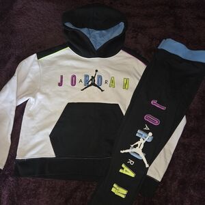 NWT Girls Jordan Black and White Hoodie and Joggers Set